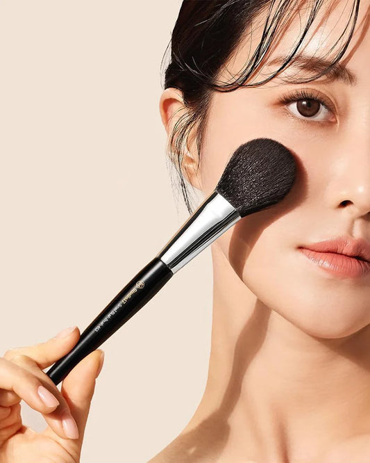 Blush brush 833