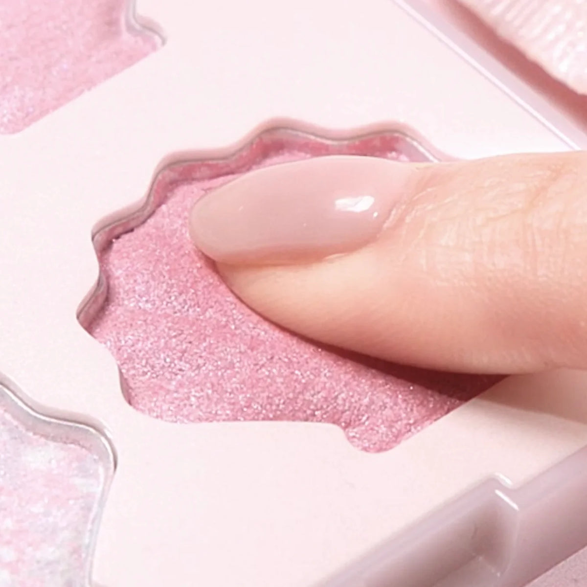 Dasique Shine Glowy Highlighter Palette #01 Twinkle Mermaid
